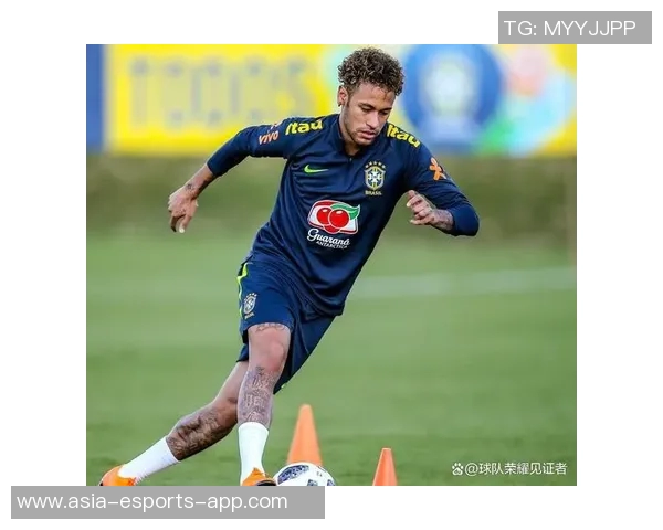 内马尔足球生涯回顾与未来展望 球场上的华丽技巧与无尽荣耀